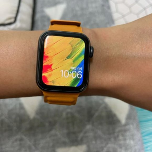 NEW[BAND] Orange Leather Magnetic For Apple Watch - Picture 3 of 6